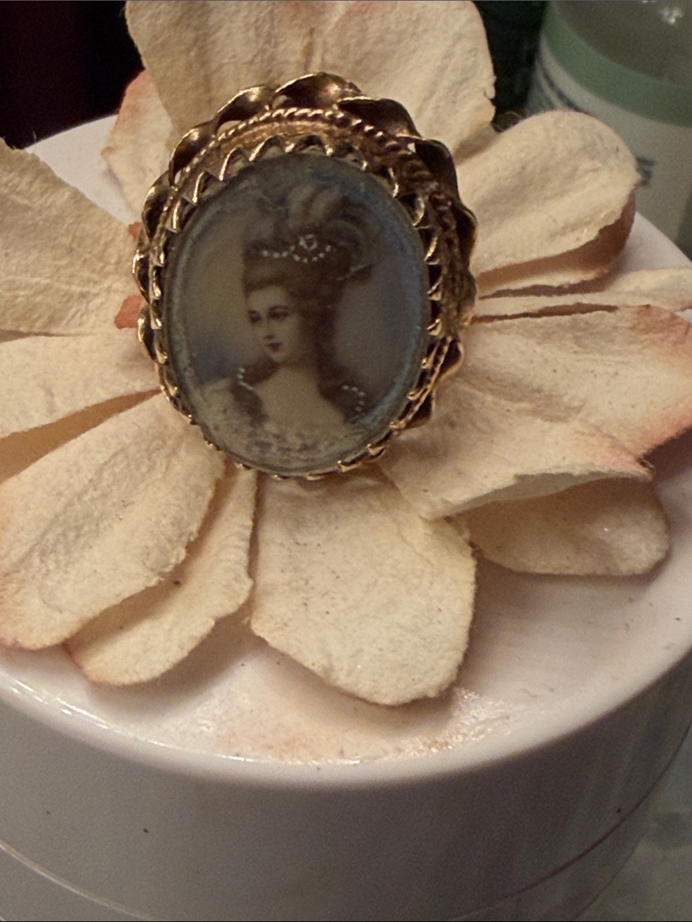 Portrait miniature cameo painted on ivory ornate 14k gold size 7 ring - Picture 10 of 16